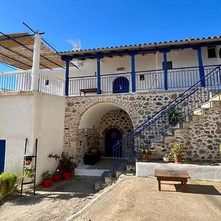 Politeika Traditional House Tyros Exterior photo